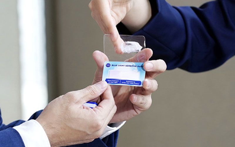 แสงสีฟ้าในแสงแดด  ทำร้ายผิวแก่ก่อนวัย ฝ้า กระ จุดด่างดำ