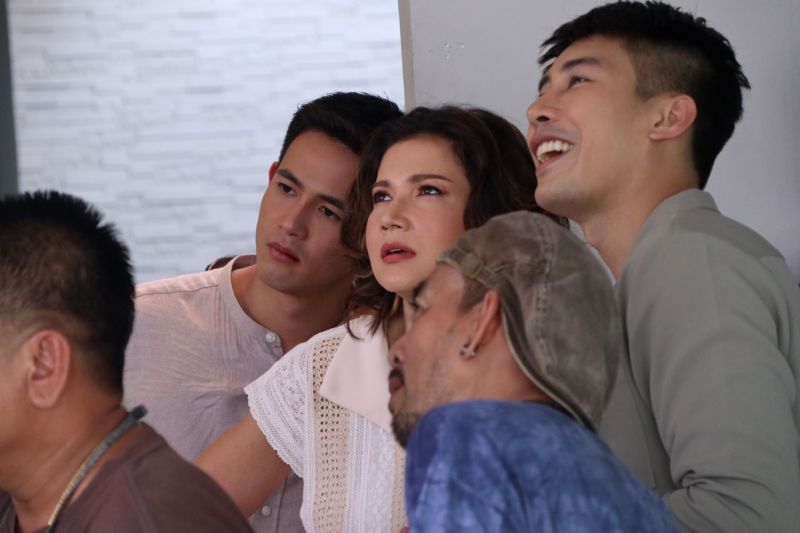 ระอุแข่งกับอากาศฟาดกันยับ เคนหึงขึ้นหน้าซัดแชมป์เลือดกลบปาก