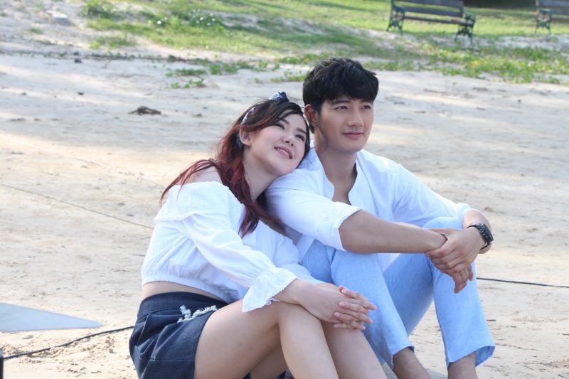 'โม-มนชนก' มองตาละห้อย! หึง 'เชอรีน'อ้อน'เป้ อารักษ์'