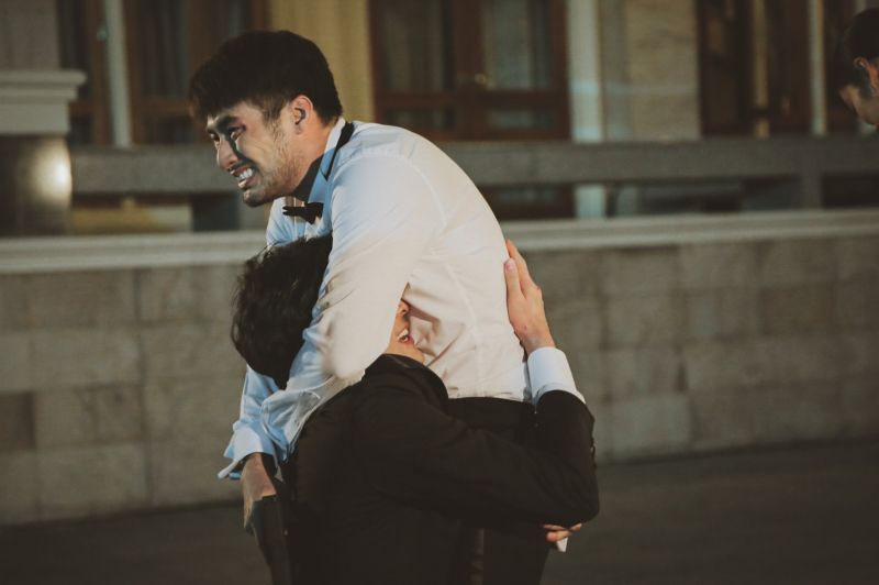 'บอย'เดือดจัด!  คว้าปืนกรอกปาก'บอมบ์'จนต้องร้องขอชีวิต!!