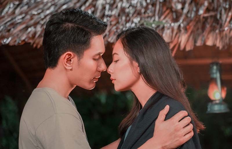 'อ๋อม-แซมมี่'เบรกดราม่า โชว์จูบหวานกลางแสงจันทร์ ใน 'เพลิงปริศนา'