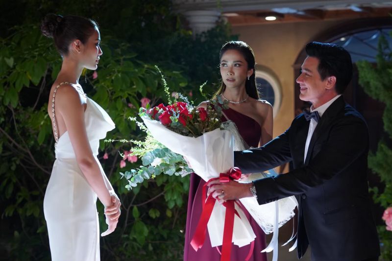 แคทวอร์คเดือด! 'เอมมี่'รับบทนางปั่น'ยุ้ย'เคืองหลานรัก'น้ำตาล'แย่งซีน หวิดตบหลังเวที