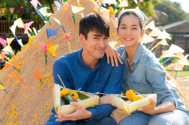 'เปิดกองวิก 3' ยกโขยงบุกกองละคร'มนต์รักหนองผักกะแยง'จับ 'ณเดชน์-โบว์'นำทัพโชว์ความม่วน