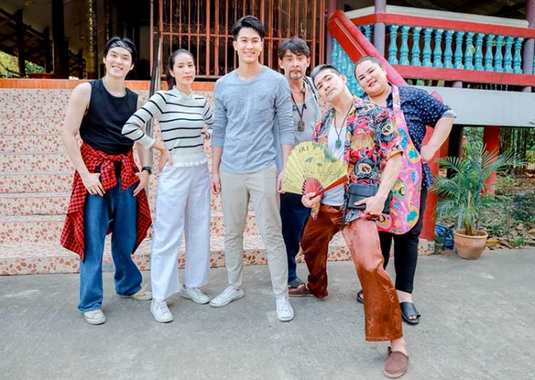 ‘บอส’ขำ‘ผู้ดีดงอิโด่ย’แต่งตัวจัดเต็มเกินเพื่อน