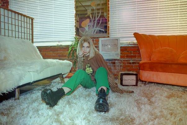 'Claire Rosinkranz'ศิลปินวัย 17 ปี ปล่อย'Frankenstein'