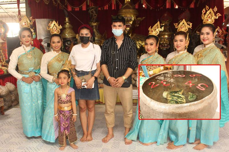 แม่ค้าดวงเฮง! แก้บนเจ้าสัวเฮงหลังถูกหวย 9 งวดติด พร้อมเลขเด็ดอ่างน้ำมนต์