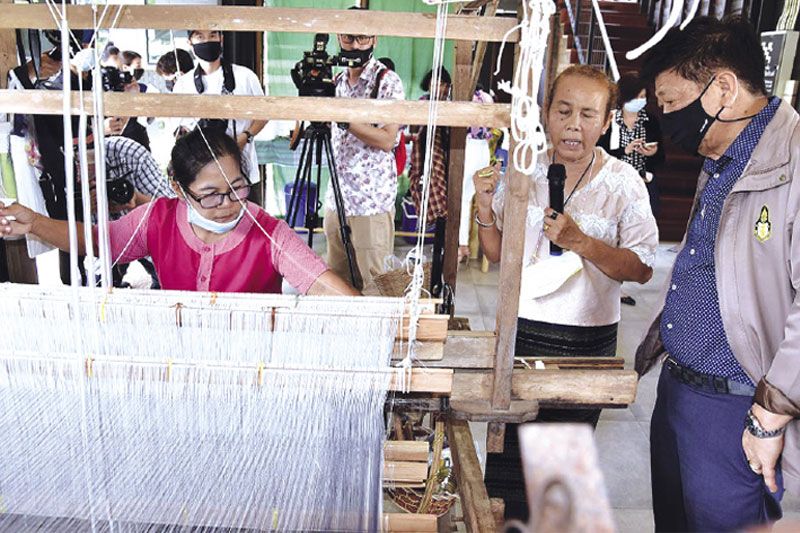 SACICT ยกระดับภูมิปัญญาหัตถศิลป์ถิ่นภาคใต้  จากใจย่ายาย...สู่เครือข่ายคนรุ่นใหม่