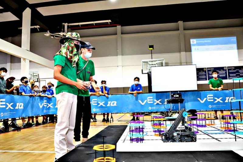 ทีมนักสร้างหุ่นยนต์ โรงเรียนนานาชาติ DBS  ชนะแข่งขัน 5 รางวัล จากผู้ร่วมแข่งขันทั่วโลก