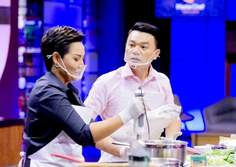 ศึกสายเลือดคู่หยุดโลก ‘เชฟป้อม’ โชว์เก๋าประมือสุดเดือด ‘เชฟเอียน’