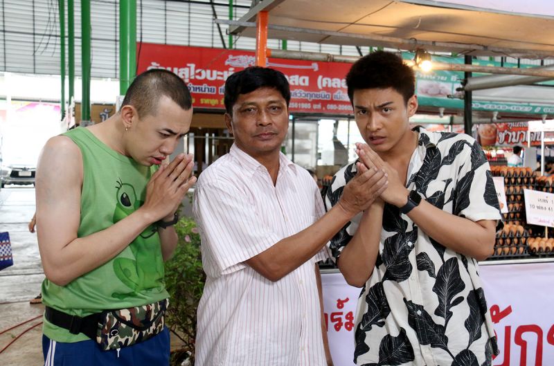 'ชูศรี'ดวลมุก'โหน-นาย'ประชันความฮาใน'รักล้นแผง'