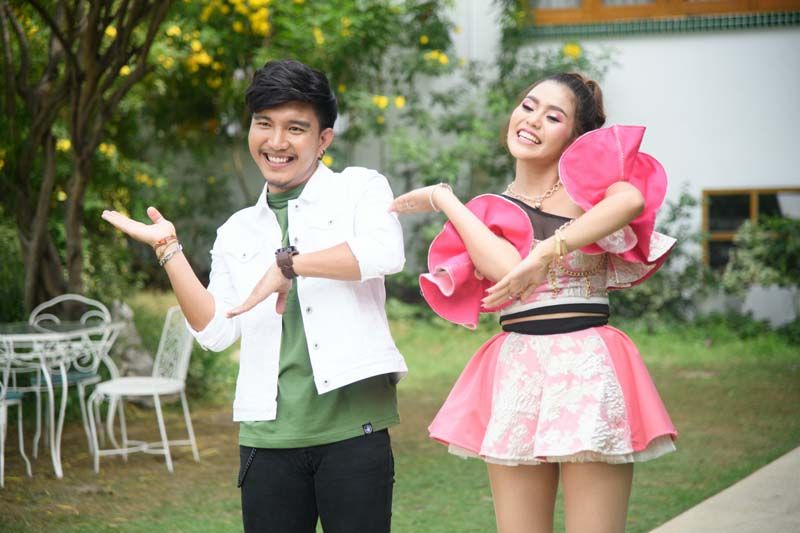 ‘ธัญญ่า อาร์สยาม X ป๊อก วง ZEED’ ส่งความสนุกสนานผ่านเพลงดังในอดีต