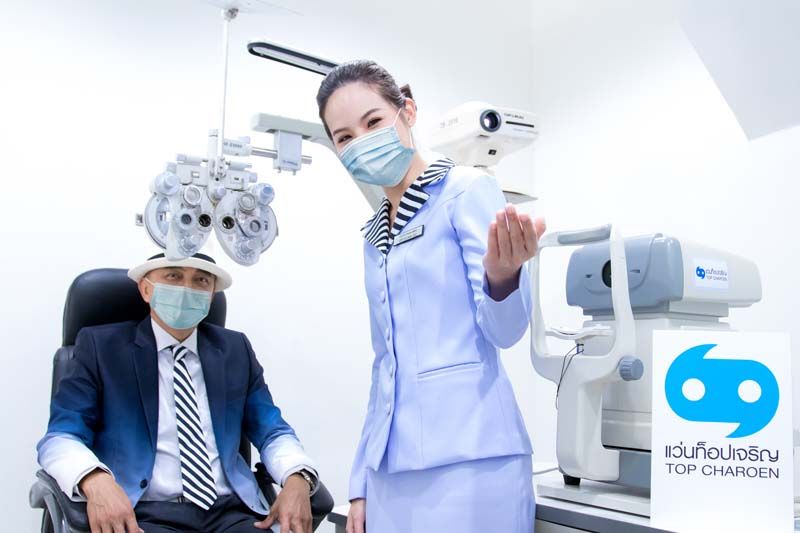 แว่นท็อปเจริญ แนะ ‘เลือกแว่นตาก็เหมือนกับชุดสูท’ สวมสบาย ใส่พอดี และเสริมบุคลิกให้ดูดีขึ้น