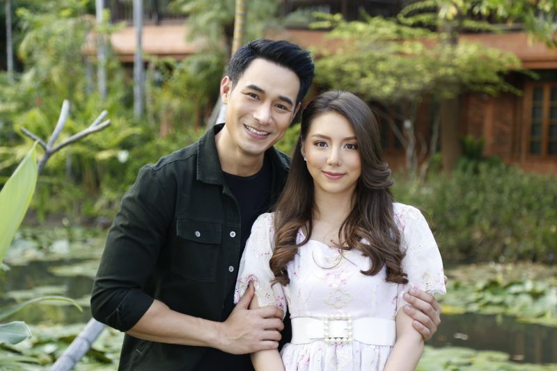 'มิว' สะดุดรัก หวิดร่วงบึง 'โอม'คว้าตัวกอดแน่นมองตาหวาน ตกอยู่ในภวังค์รัก!!!