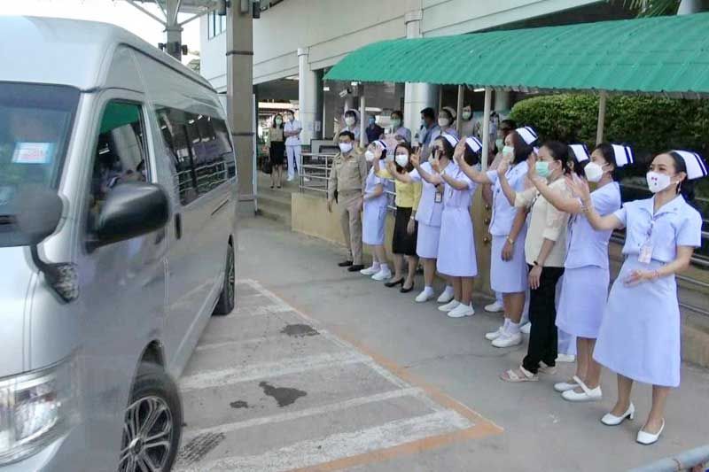 ‘รพ.น่าน’ส่งบุคลากรทางการแพทย์‘นักรบชุดขาว’ทีมที่2 ช่วยโรงพยาบาลสนามบุษราคัม