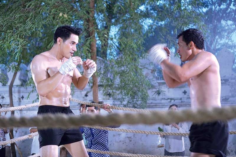 ‘โอม’อวดซิกแพ็ก งัดลีลามวย  โชว์สาว‘ฟ้าใส-มายดรีม’กรี๊ดแตก