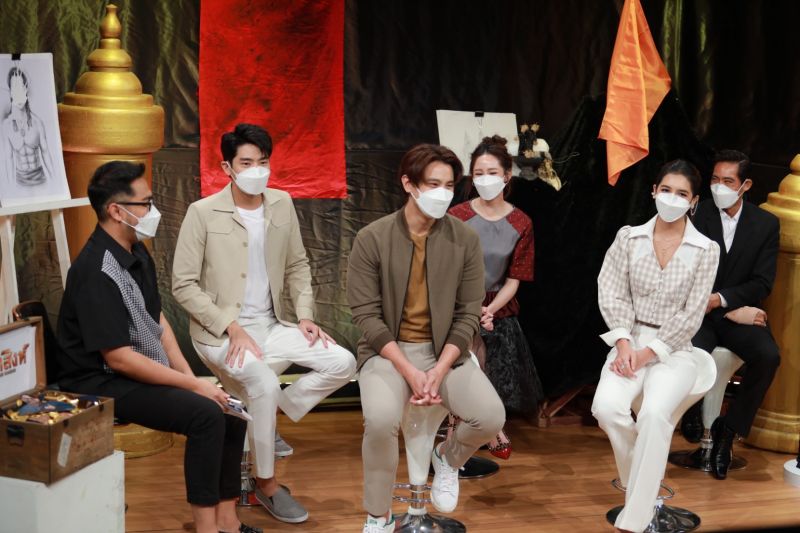 เก็บตก 'แบงค์-ปูเป้'นำทีมนักแสดง'คทาสิงห์'ไลฟ์สดคุยสนุก แจกรางวัลสนั่น