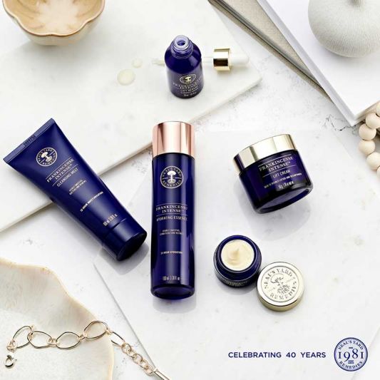 นีลส์ ยาร์ด เรมมิดีส์ สกินแคร์ออร์แกนิคฝั่งอังกฤษ ฉลอง 40 ปีเปิดตัว 2 ผลิตภัณฑ์ลดเลือนริ้วรอยอันทรงพลัง