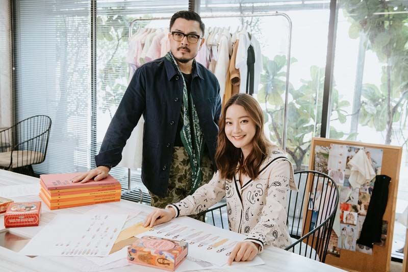 แคปซูลคอลเลคชั่น‘ASV x Ink Waruntorn’ ‘หมู-พลพัฒน์’ถ่ายทอดความสดใสในแบบสาว‘เอเอสวี’