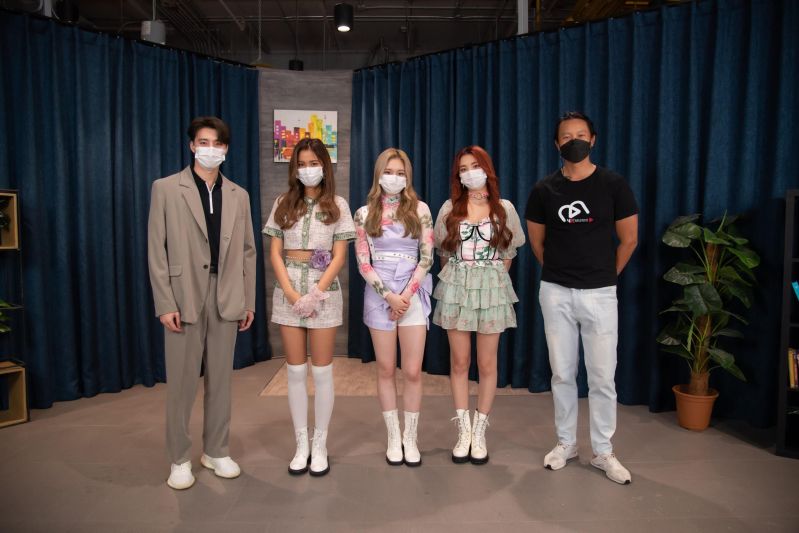 3สาววง ‘AR3NA’ จัดเต็ม‘AR3NA’ MOVE ON SHOWCASE ปล่อย MVครั้งแรก