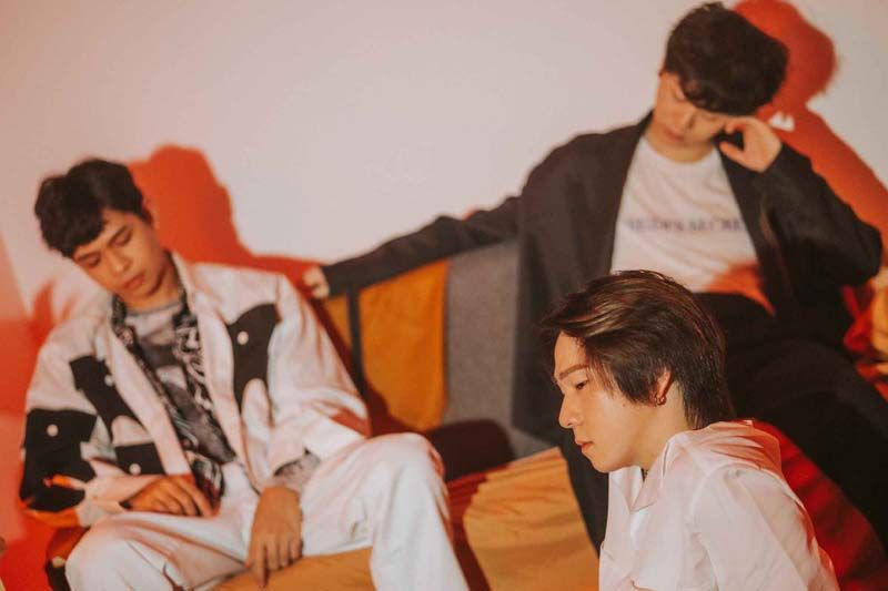 3 หนุ่ม SLAPKISS กับบ้านหลังใหม่ ส่งซิงเกิ้ลแรก ‘ให้ลืมได้ไง’