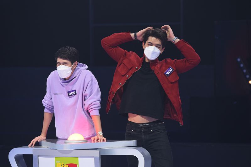 รู้แล้วถึงกับอึ้ง!'ทอย -จอส'เปิดอายุจริง'มอร์ – ธนพัชร์'นักร้องร็อคอินดี้ยุค 90