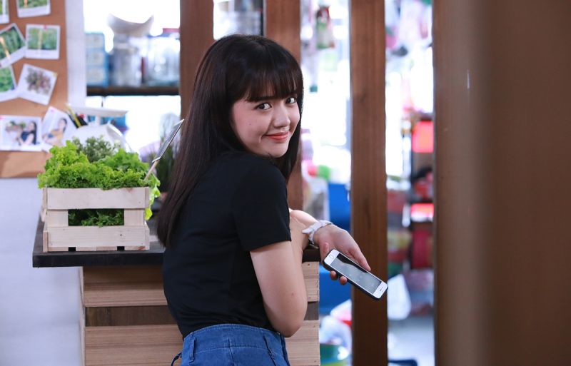 'พลอย-พลอยไพลิน'ตั้งใจเต็มร้อย!! รับบทเน็ตไอดอลสุดแบ๊วใน'รักล้นแผง'