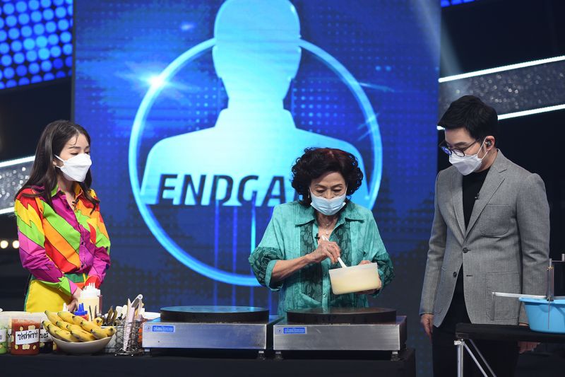 75 ยังแจ๋ว 'ป้าหลี พรพิมล'โชว์เก๋าเปิดเตาทำเครปในตำนาน