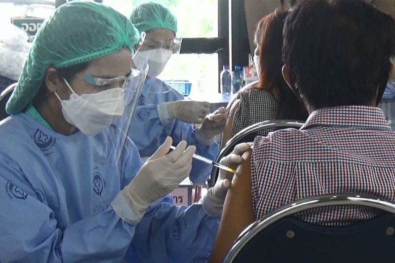 พิษณุโลกเริ่มฉีดวัคซีนผสม'ซิโนแวค-แอสตราฯ'วันแรก ปชช.เชื่อได้รับภูมิต้านทานดีขึ้น