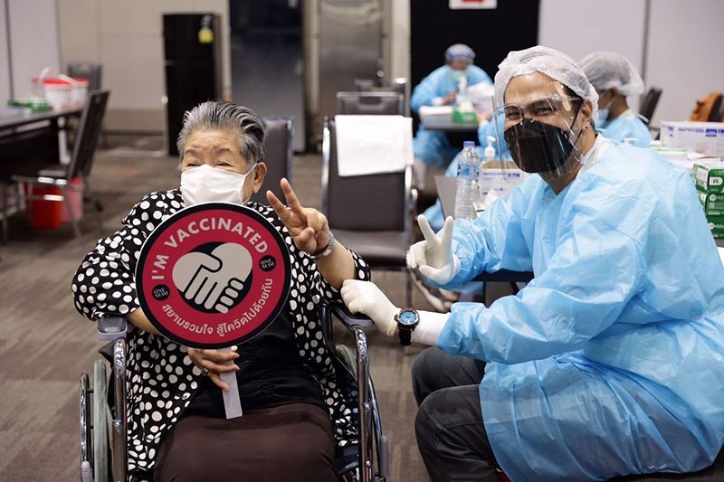 ขอบคุณทุกพลังสนับสนุน 'ครัวหอการค้าไทย' เดินหน้าหนุนแพทย์-พยาบาลศูนย์วัคซีน