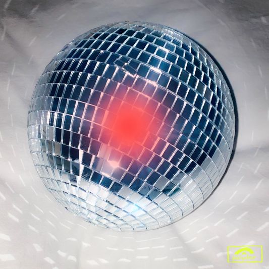 เมื่อ'J-Hope'จากวง 'BTS' ฟังเพลงสุดหวานเคลิ้ม 'dancing in the kitchen'จาก'LANY'