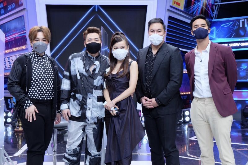 'ต้นหอม-กอล์ฟ'แท็คทีม'มดดำ'ซื้อเครื่องผลิตออกซิเจนเพื่อต่อลมหายใจให้ผู้ป่วยติดเชื้อCOVID-19