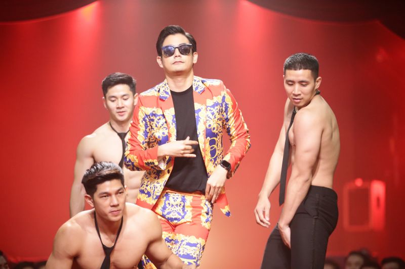 'ฌอห์ณ จินดาโชติ'เปลี่ยนไป จัดเต็มบทเกย์สมัครเล่น พ่อลูกติด!!