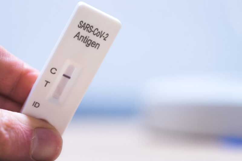 ความไวและความจำเพาะของชุดตรวจแอนติเจนของเชื้อโควิด 19