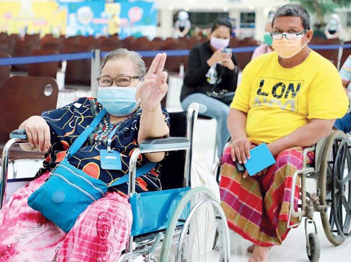 สานต่อพระปณิธานฯ จัดศูนย์บริการฉีดวัคซีน  สร้างภูมิคุ้มกันโควิด-19 ให้กับผู้พิการ