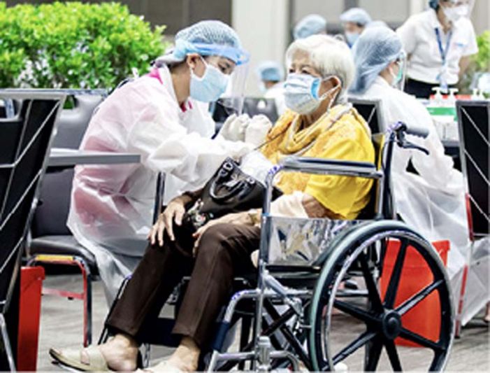 รพ.กรุงเทพเร่งสร้างภูมิคุ้มกันหมู่ เดินหน้าฉีดวัคซีนโควิด-19  ขานรับยุทธศาสตร์สกัดเชื้อกลายพันธุ์ พาคนไทยก้าวผ่านวิกฤต