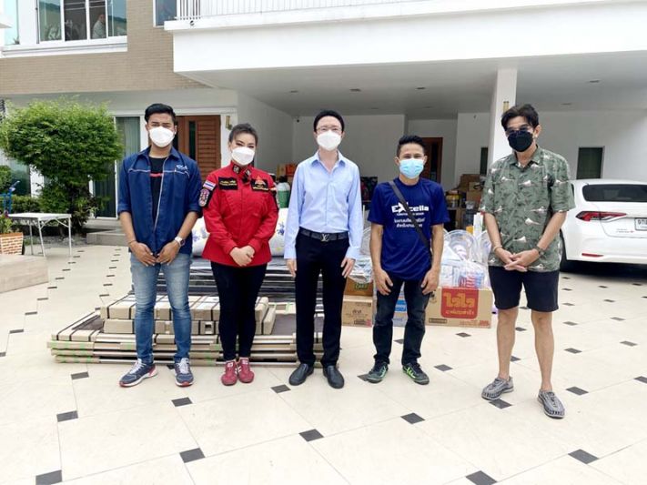 ตามติด‘บุ๋ม-ปนัดดา’คนดังจิตอาสากับภารกิจช่วยผู้เดือดร้อนจาก โควิด-19