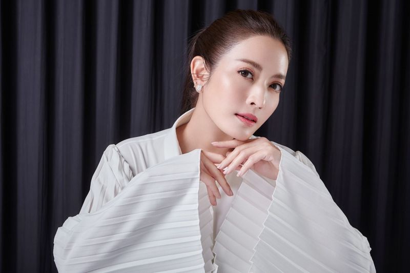 'แอฟ-ทักษร'เก็บทรงไม่อยู่! คลั่งรัก 'กงยู'