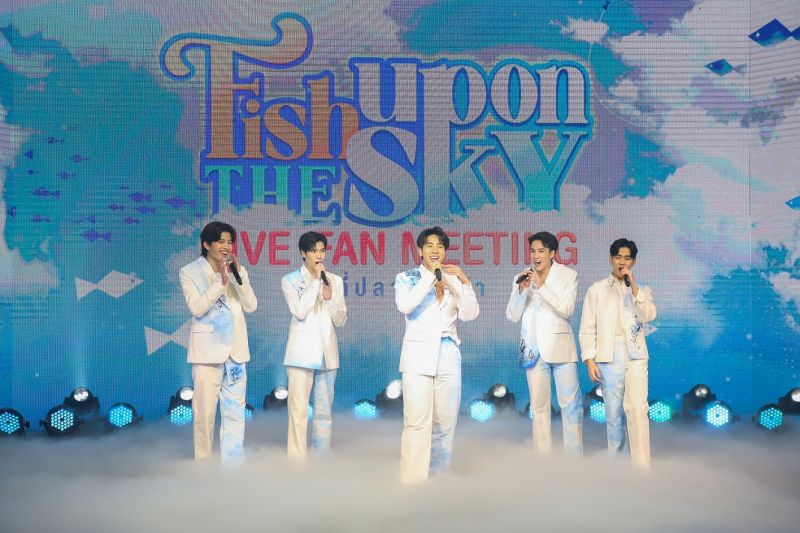 ฟินทั่วโลก!!!'ปอนด์-ภูวิน-นีโอ-หลุยส์'ควงคู่มาบอกรัก