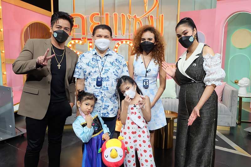 'เขาทราย-หนึ่ง'ควงลูกสาว'ไข่มุก-โอลีฟ' แฉวีรกรรมสุดแสบ เรียนออนไลน์หวิดมีคลิปลับหลุด!