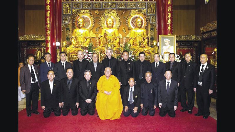 คนจีนและลูกหลานจีนที่เข้ามาพึ่งพระบรมโพธิสัมภารของพระบาทสมเด็จพระเจ้าอยู่หัวทุกพระองค์ ระลึกถึงพระมหากรุณาธิคุณชั่วชีวิต