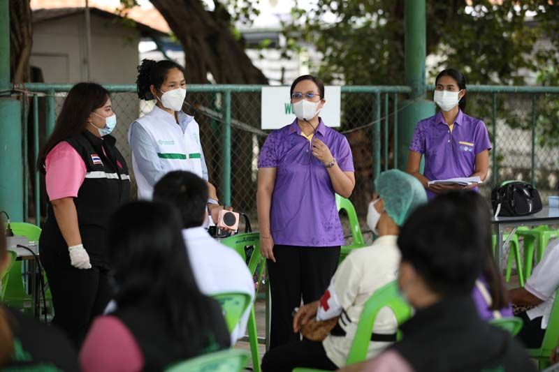 สภากาชาดไทย ร่วมกับ พม. และสำนักอนามัย กทม.  บริการฉีดวัคซีนแก่ประชาชนกลุ่มเปราะบาง