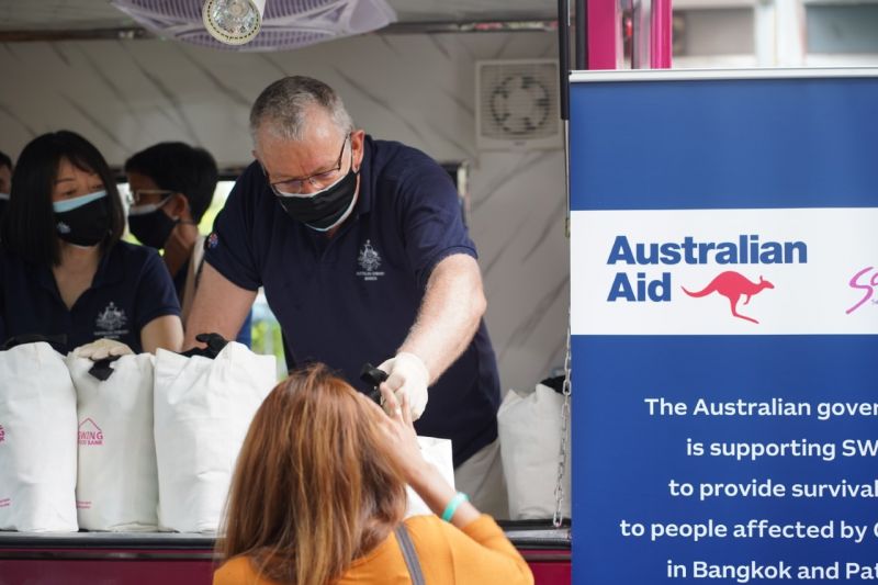 ‘สถานทูตออสเตรเลีย’หนุน‘มูลนิธิเพื่อนพนักงานบริการ’แจกถุงยังชีพช่วยกลุ่มเปราะบางช่วงโควิด