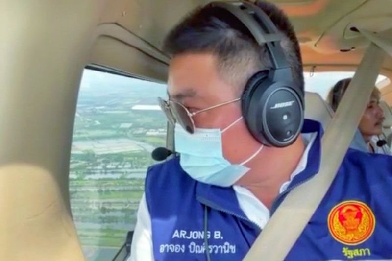 'อาจอง ฮิม'ห่วงพี่น้องชาวสระบุรีผู้ประสบภัยน้ำท่วม ขึ้นเครื่องสำรวจพื้นที่ทางอากาศ