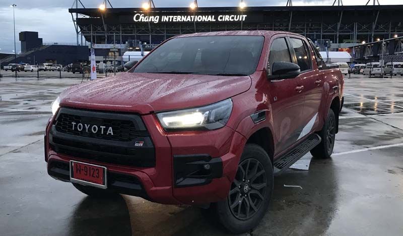 ท้าพิสูจน์ โตโยต้า ไฮลักซ์ รีโว่ GR Sport 4WD  เทคโนโลยีจากสนามแข่ง สู่ท้องถนน