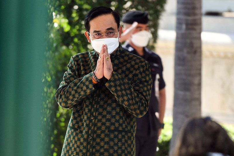 'บิ๊กตู่'แซว'รมต.ศิษย์เก่าจุฬาฯ' ไปดูกันเอานะ ปมยกเลิกอัญเชิญพระเกี้ยว