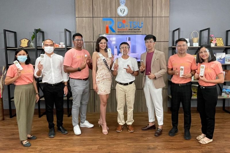 ม.ทักษิณ เปิดตัว 'ABI HASU' น้ำตบจากสารสกัดข้าวสังข์หยดอินทรีย์