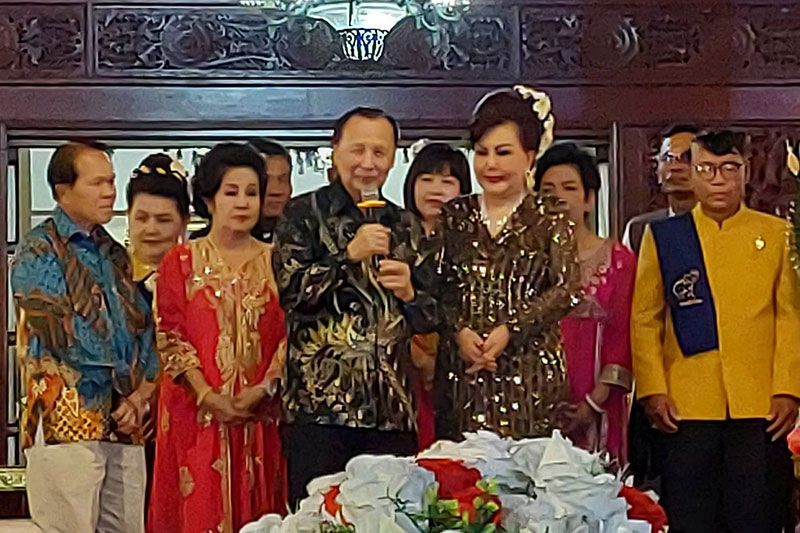 หวานหยด! งานแต่ง'ศ.ดร.นพ.กระแส ชนะวงศ์-ดร.ทัศณีย์ แสณจันทร์' (คลิป)