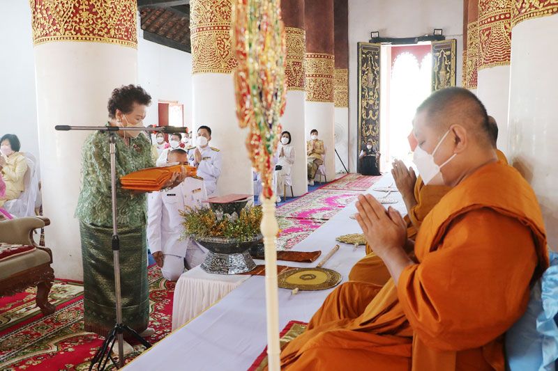 ในหลวงโปรดเกล้าฯให้อัญเชิญผ้าพระกฐินพระราชทานถวายวัดบุญยืน