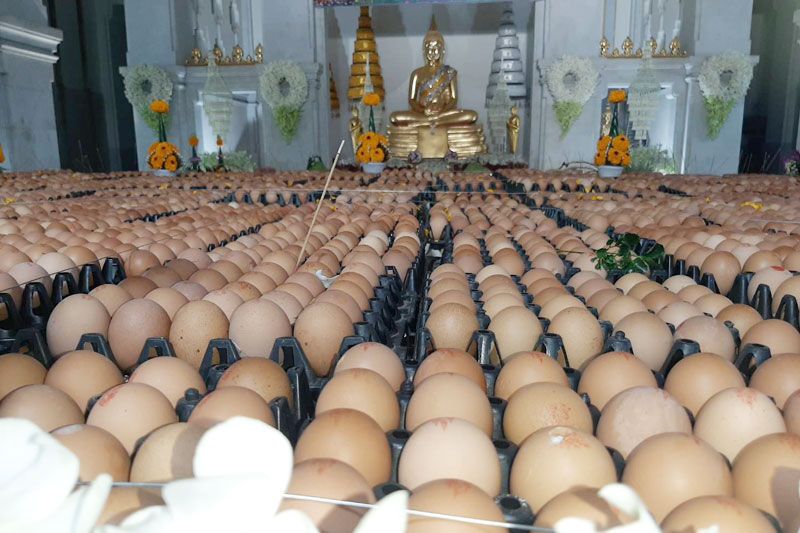 ‘ผู้ว่าฯแปดริ้ว’บวงสรวงไข่ไก่ 199,999 ฟอง‘องค์หลวงพ่อโสธร’เป็นปีที่ 131
