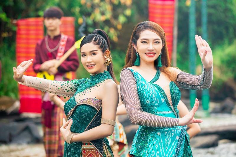 ‘เบลล์-นิภาดา,แอน-อรดี’สวยจนออร่าจับกับซิงเกิ้ลปิดอัลบั้ม